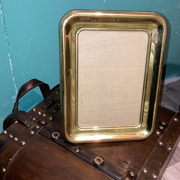 - 2 5x7 gold photo photo frames in good condition - Picture 6 of 9